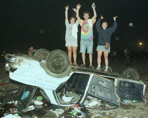 When Woodstock 99 riots erupted during Red Hot Chili Peppers。